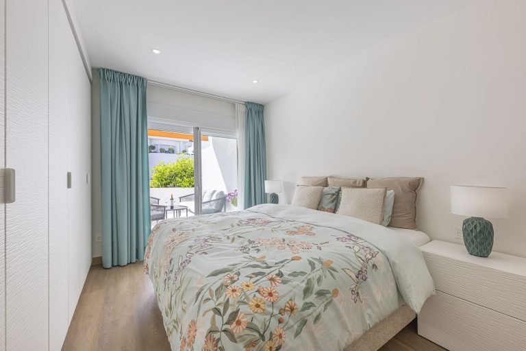 fe99e09417284bb37a0e1dab41aef693 - 15