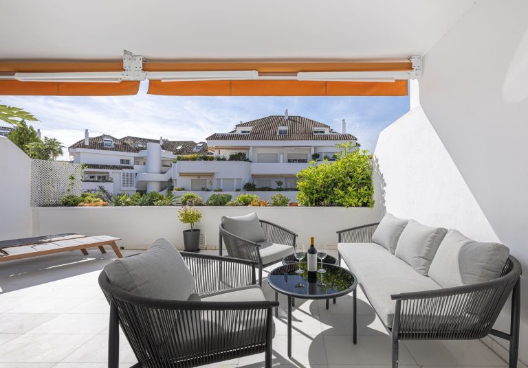 fe99e09417284bb37a0e1dab41aef693 - 16