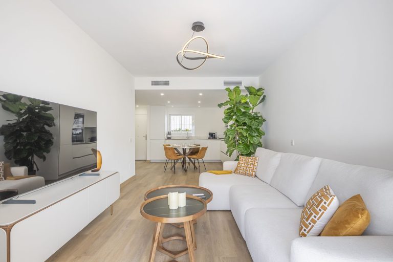 fe99e09417284bb37a0e1dab41aef693 - 2