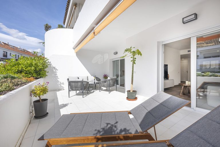 fe99e09417284bb37a0e1dab41aef693 - 3