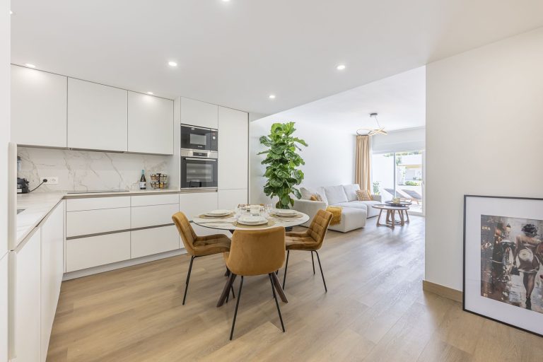 fe99e09417284bb37a0e1dab41aef693 - 7