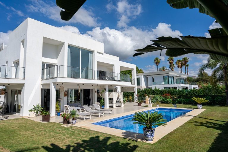 ff9af6f07941d10ff541632d5685a1d9 - 1