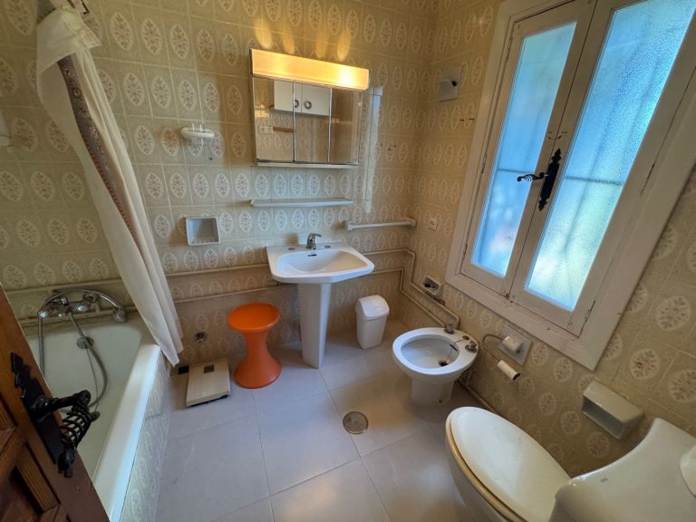 fffb5915692dffac4f364934aa94e0b8 - 9