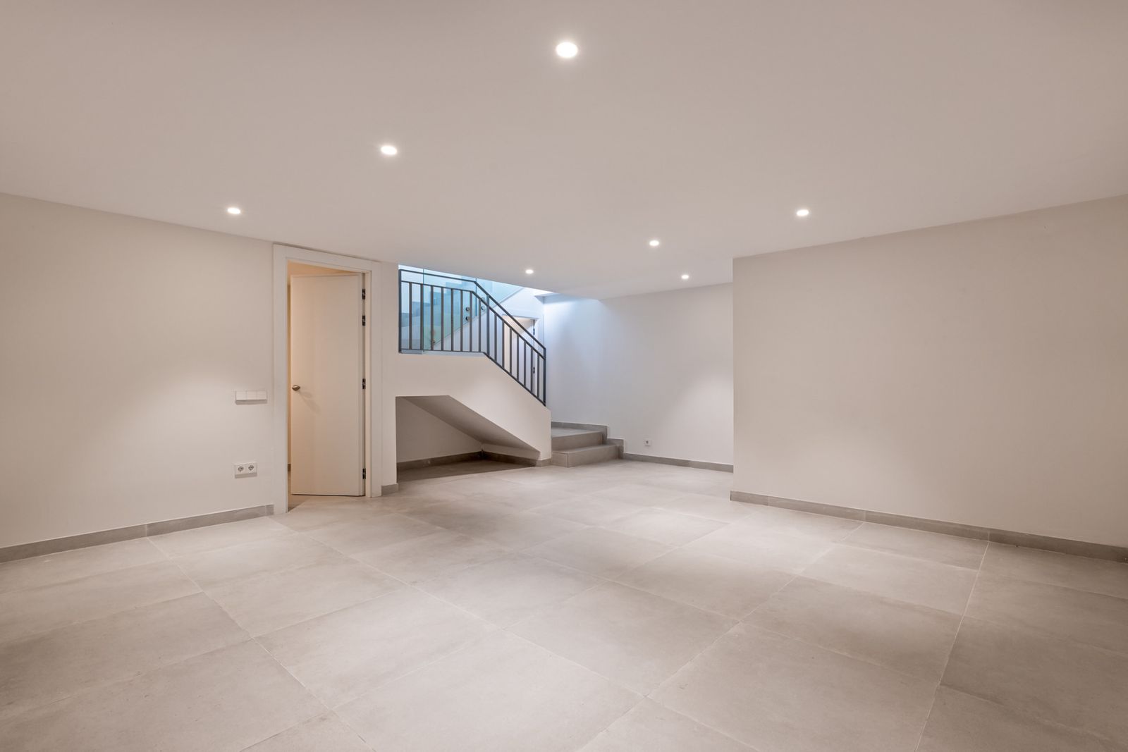 9064bebd917ab93257e35a12a0a5c83b - 11
