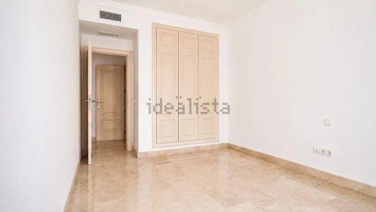 3f3b67570617debe67972d128e0a8ec4 - 12