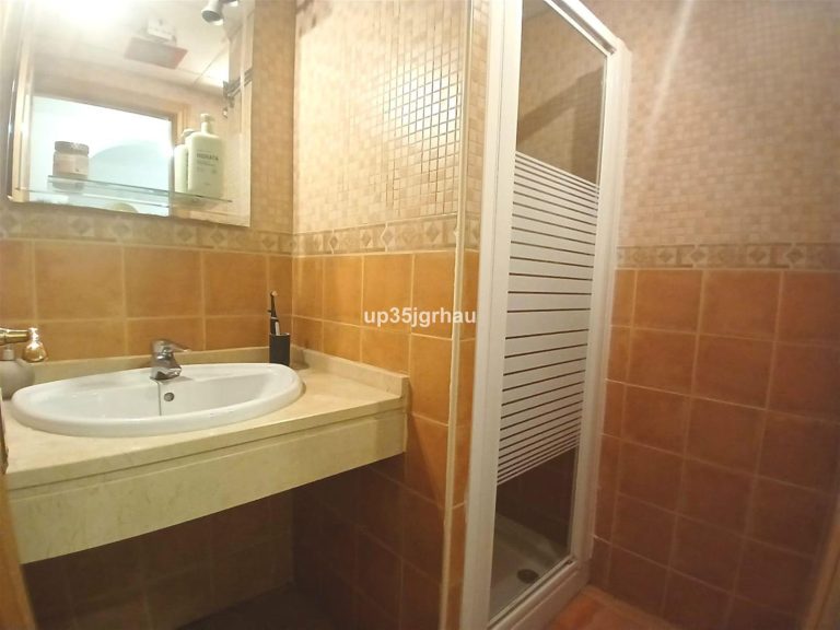 9feb7184599f86d1a67ff26bc8c83093 - 12