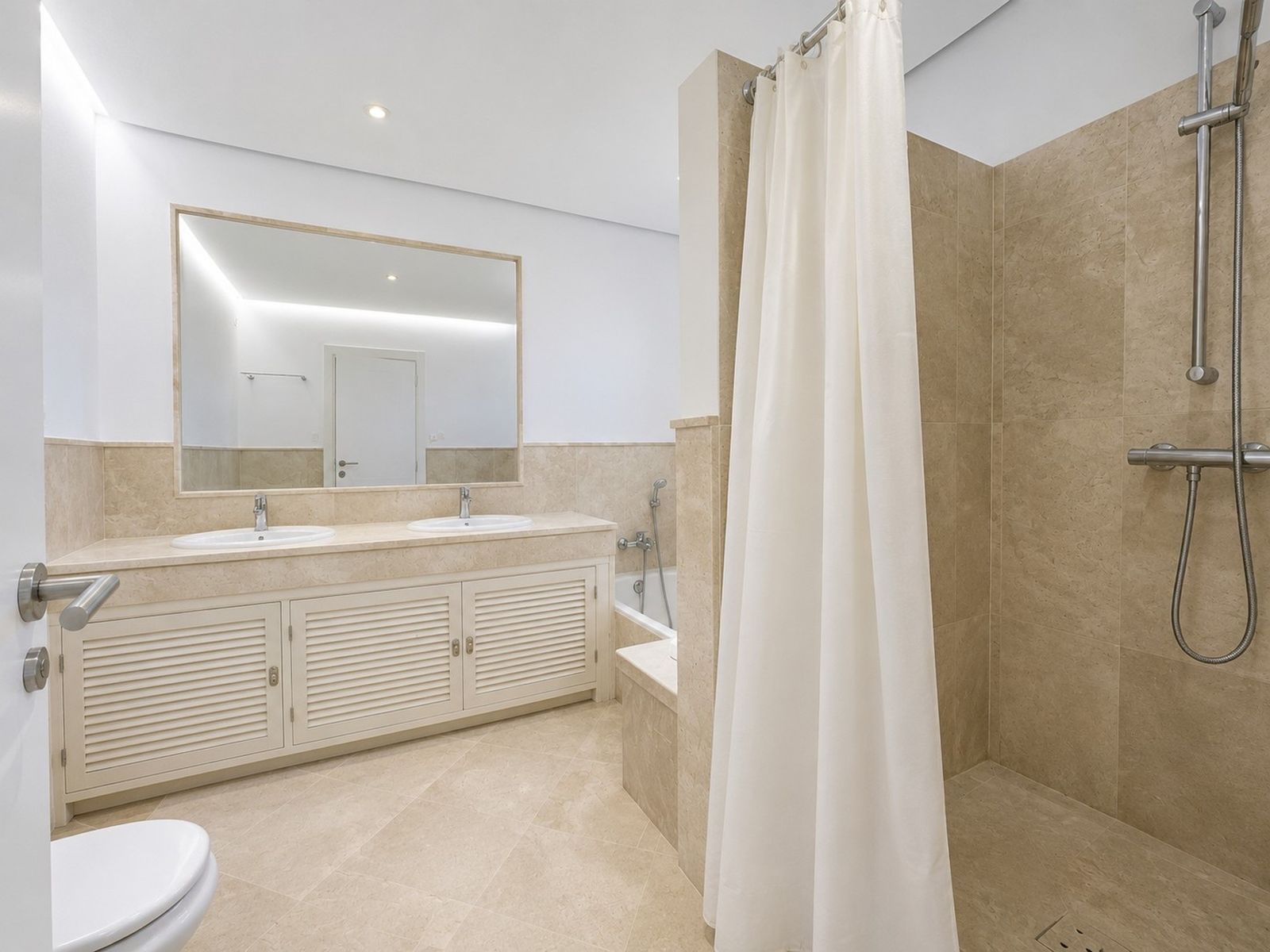 43805f9b9f28087d65d667f060e31c15 - 11