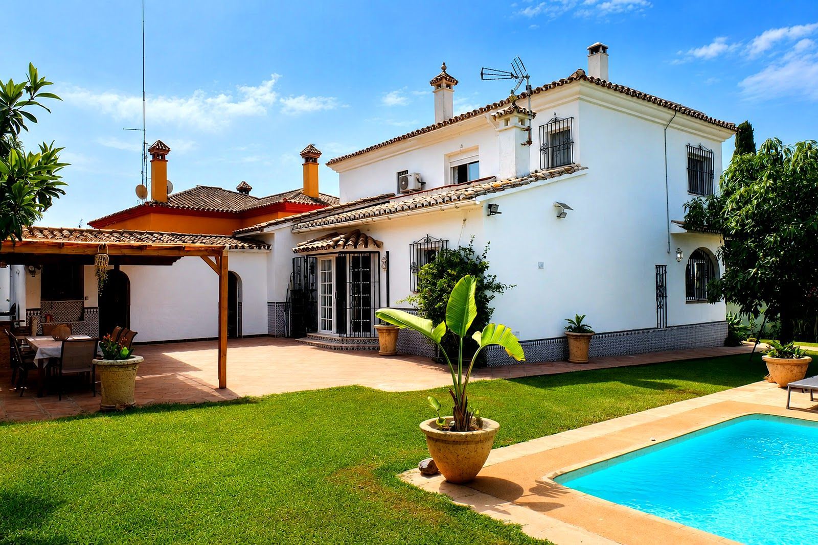 3a8b79a00e94bbb23129abba2c2cffda - 1