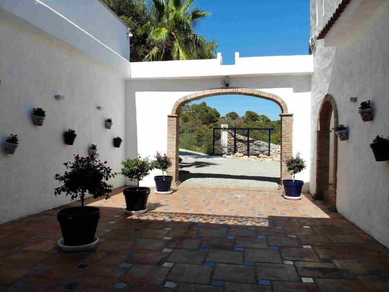 6528eea8c45238855ad17d053d906f6a - 14