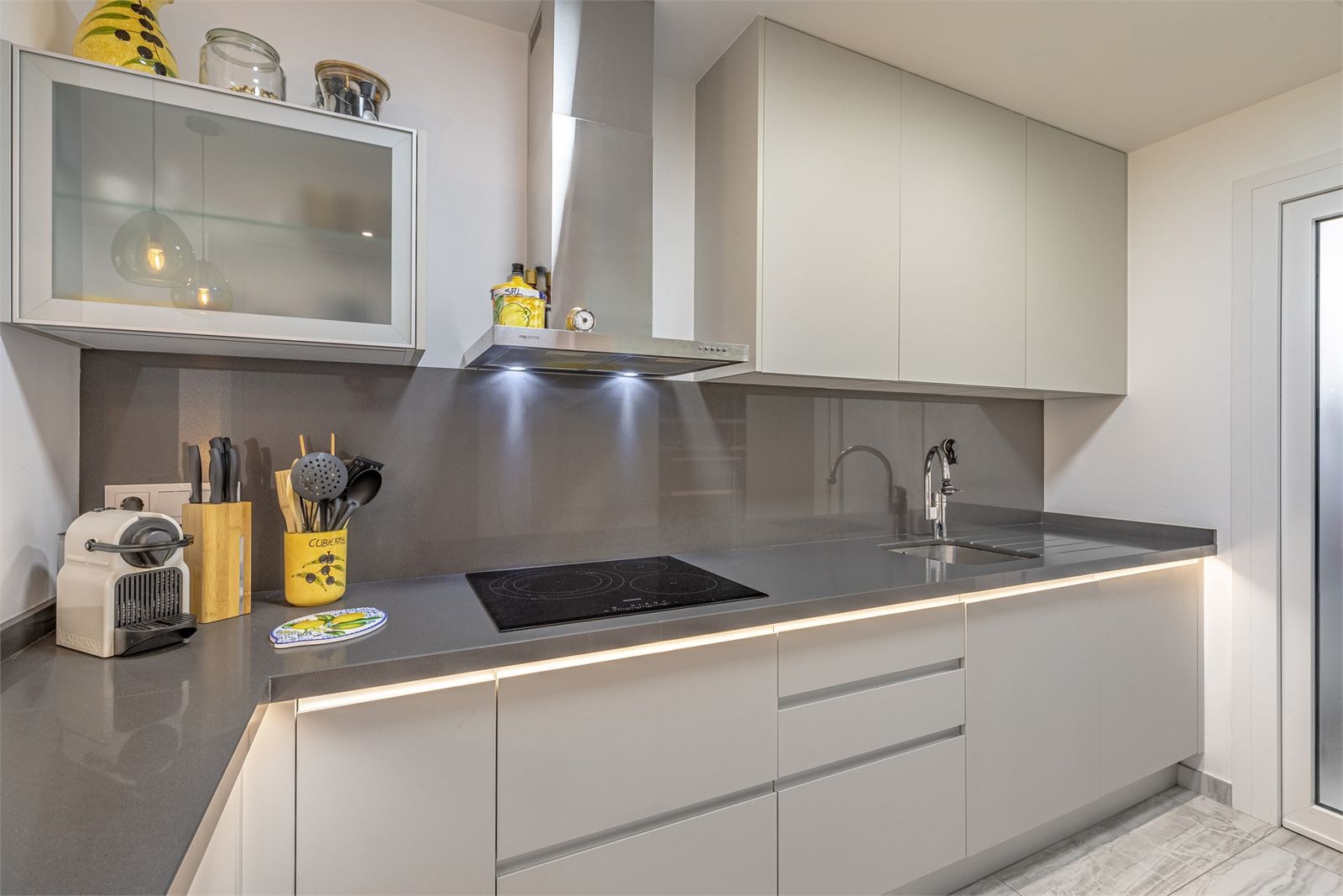 765d656c11c6946a89cc8f2961dac678 - 6