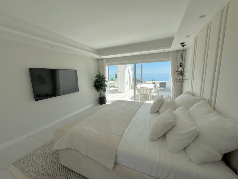 be0b72a90e0449b3cebadb1d081542fb - 14