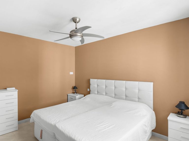 ec8859bed3aa38ae6b857a838afe1aee - 16