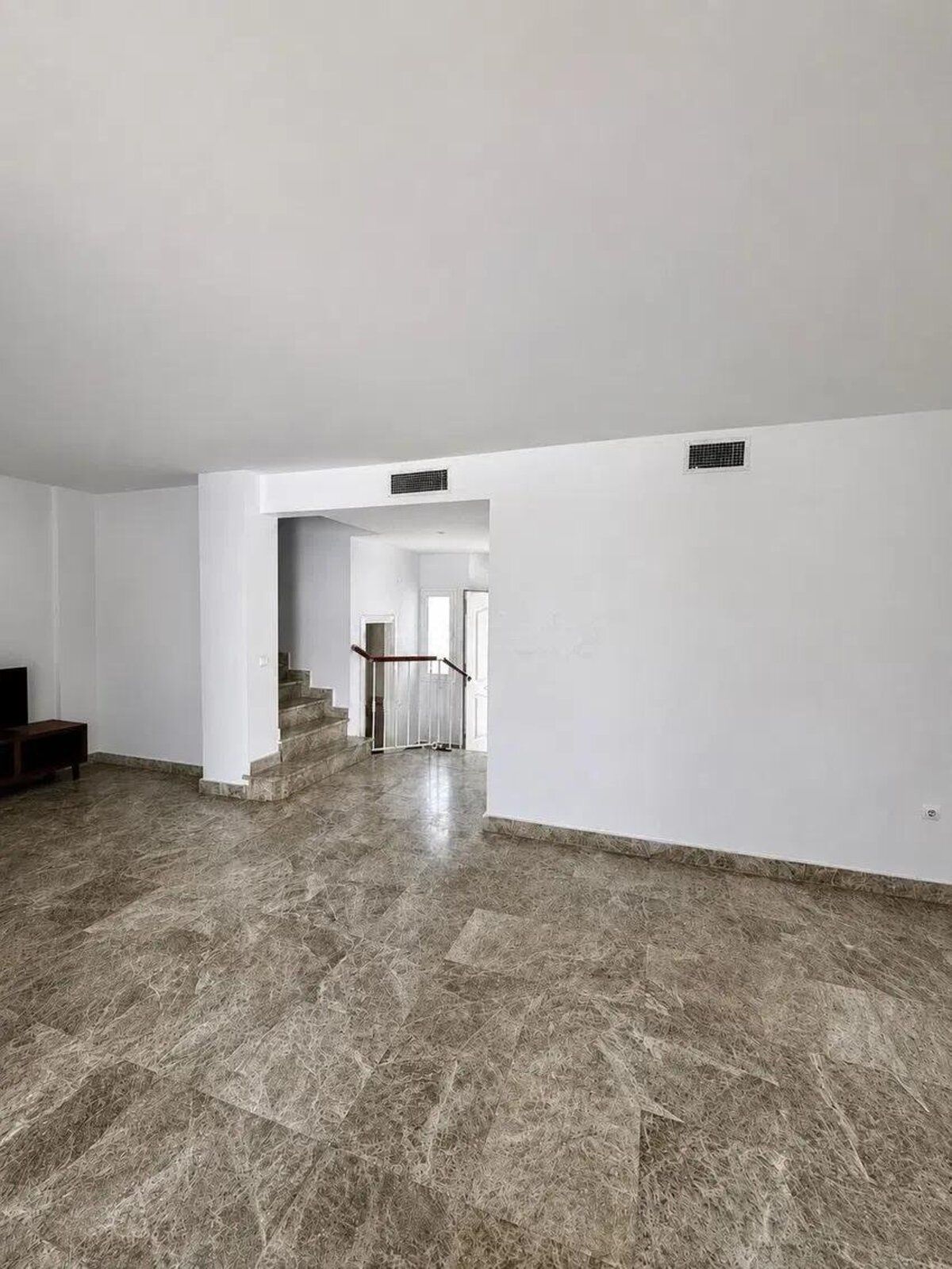 ab4f725228f69dabe185e38985a84dae - 8