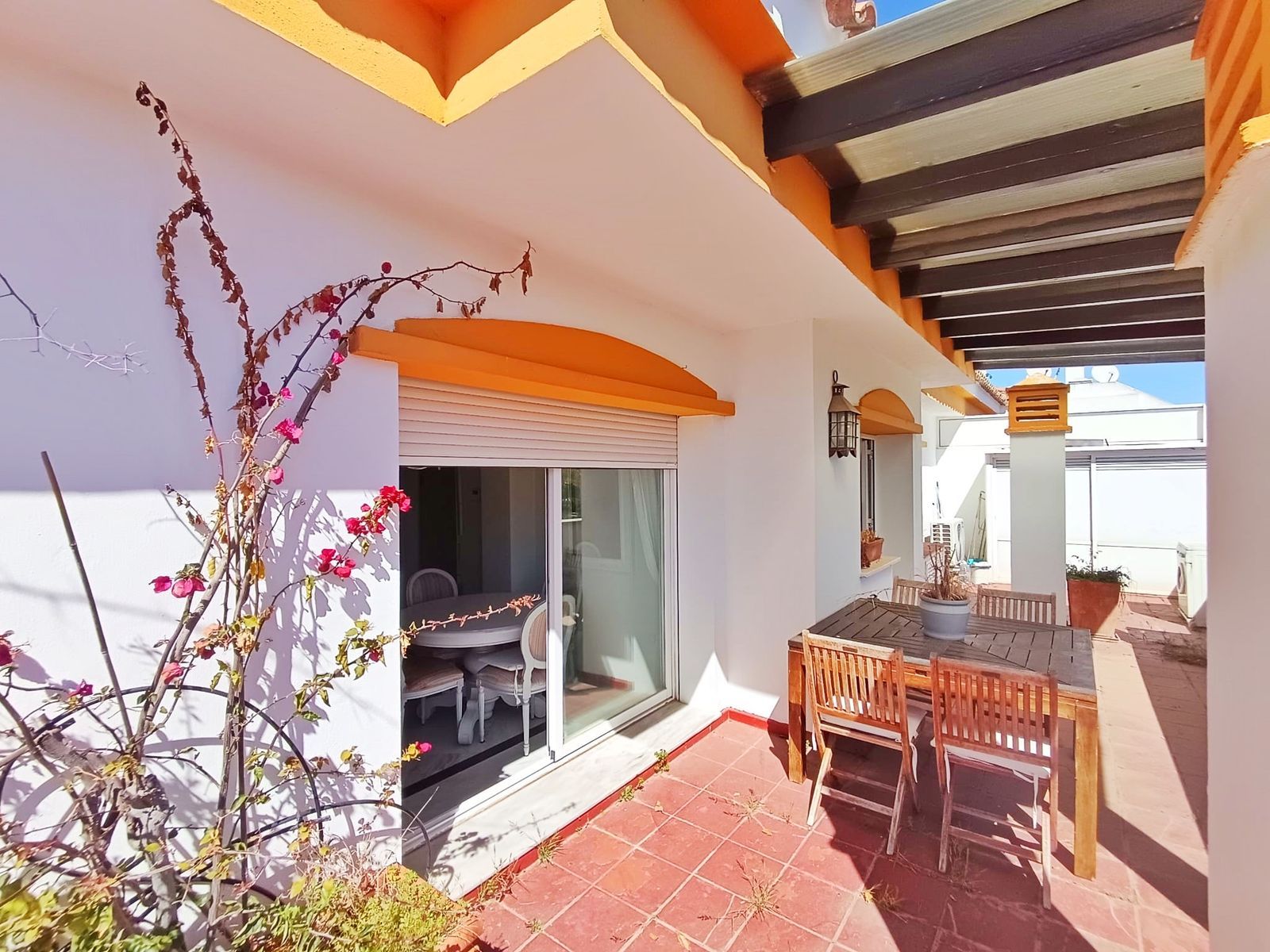 b6c31be37168beb46c6e25ef70105df9 - 1
